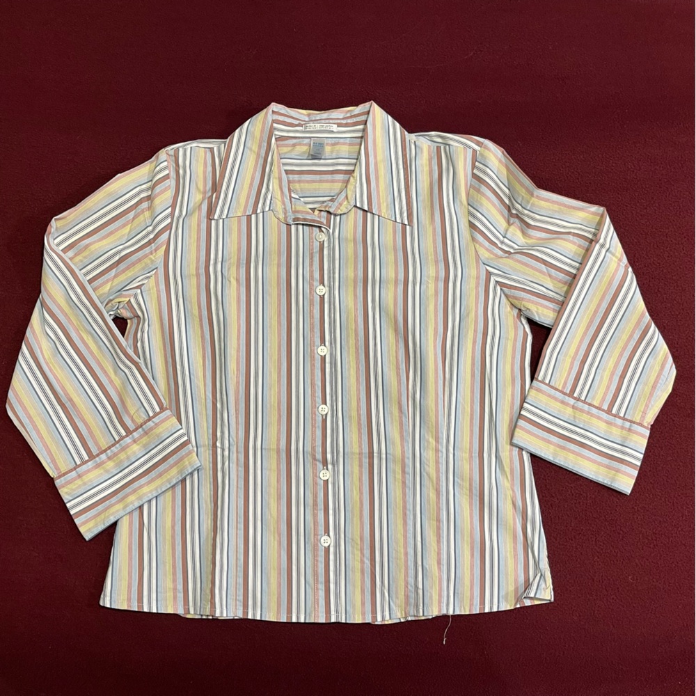 Striped 3/4 sleeved button down blouse